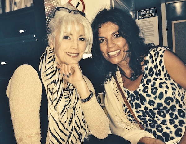 Emmylou Harris en Arianne Knegt, september 2014, foto Bart de Win