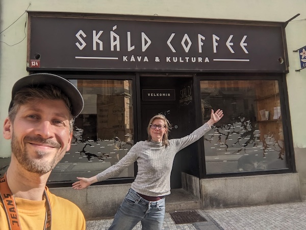 Loes & Honza voor Skáld Coffee, foto Honza Bartošek